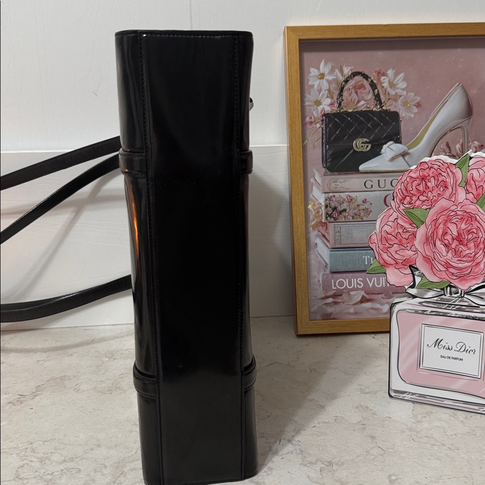 đź–¤Prada Milano Black Patent Toteđź–¤ - Picture 5 of 9